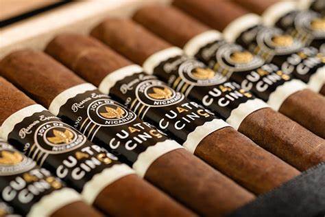 Charuto Joya de Nicaragua Cuatro Cinco Reserva Especial Doble Robusto