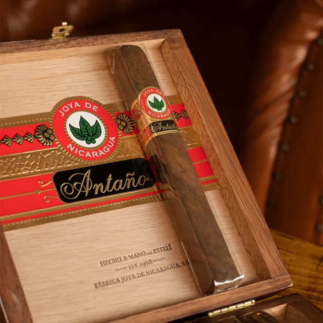 Charuto Joya de Nicaragua Antaño 1970 Alisado Toro