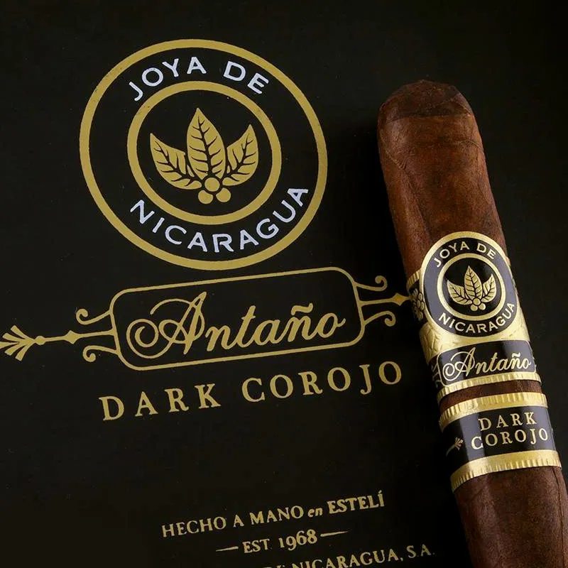 Charuto Joya de Nicaragua Antaño Dark Corojo El Martillo