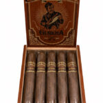 Gurkha Cherry aromatizado com cereja, intensidade média, com notas de cereja, canela, rosa, amêndoa, cacau, carvalho e pimenta.