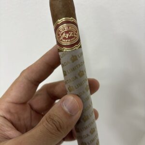 El Rey del Mundo King of the World LE Toro
