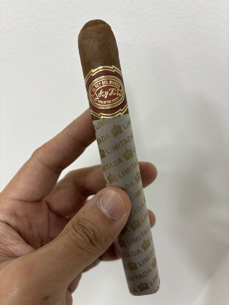 El Rey del Mundo King of the World LE Toro El Rey del Mundo King of the World LE Toro